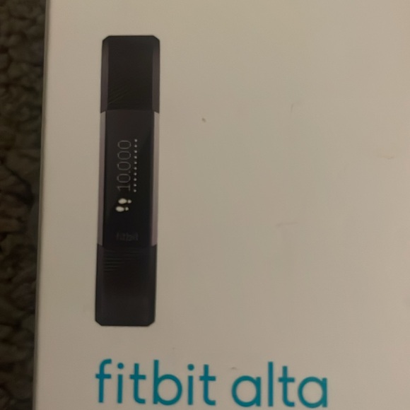 Fitbit Alta (light pink) - never used (Size small) - Picture 7 of 7